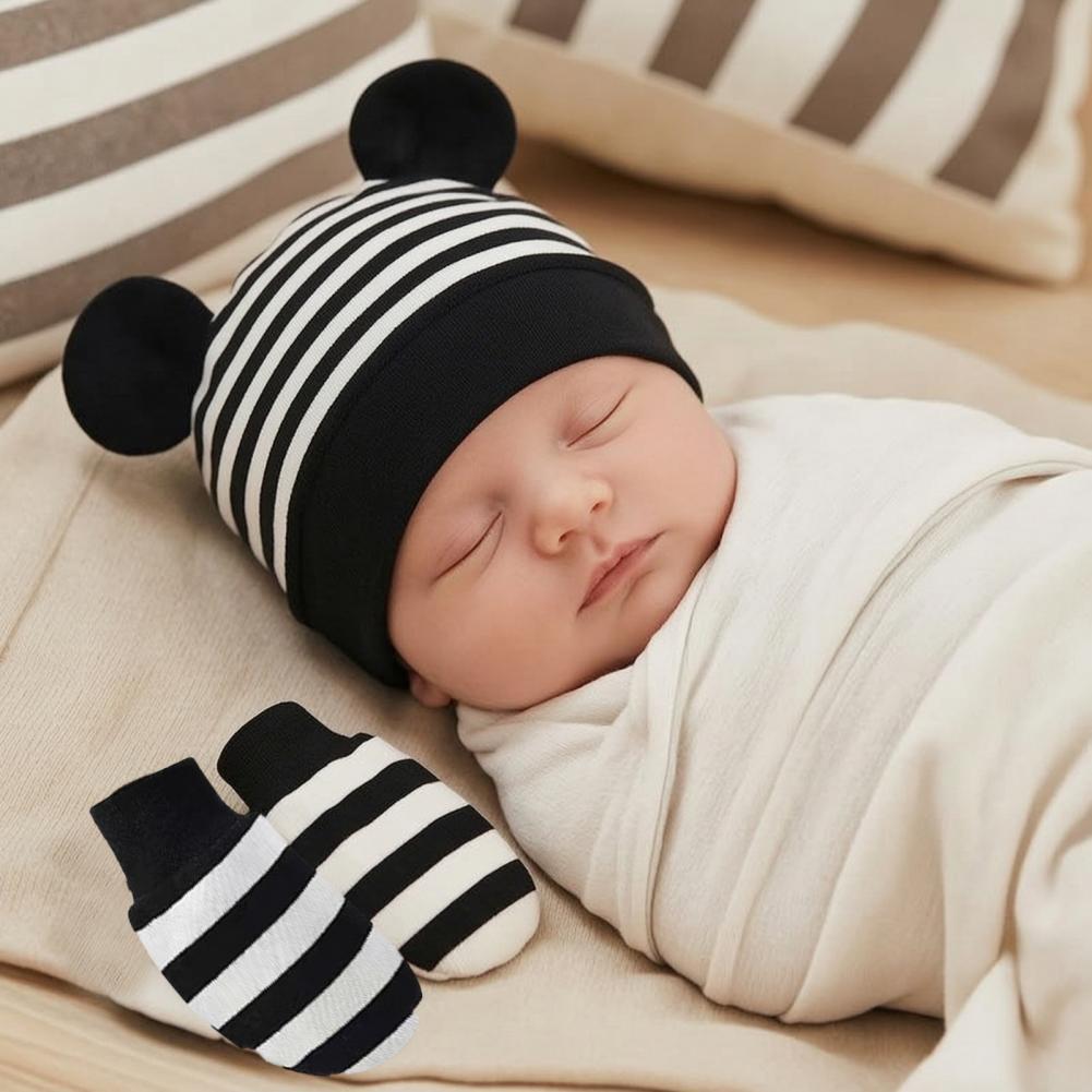 قفازات وجزم للأطفال حديثي الول - مراجعة Baby Mittens Scratch وسعره