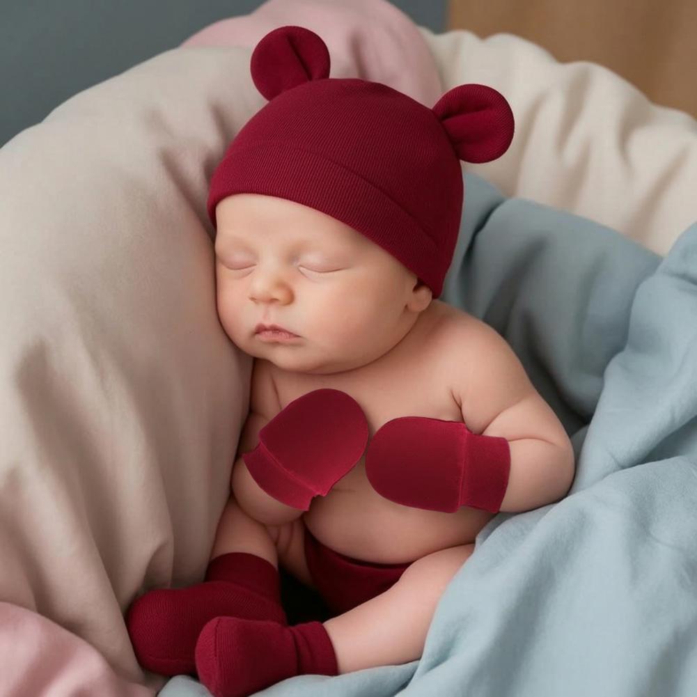 قفازات وجزم للأطفال حديثي الول - مراجعة Baby Mittens Scratch وسعره