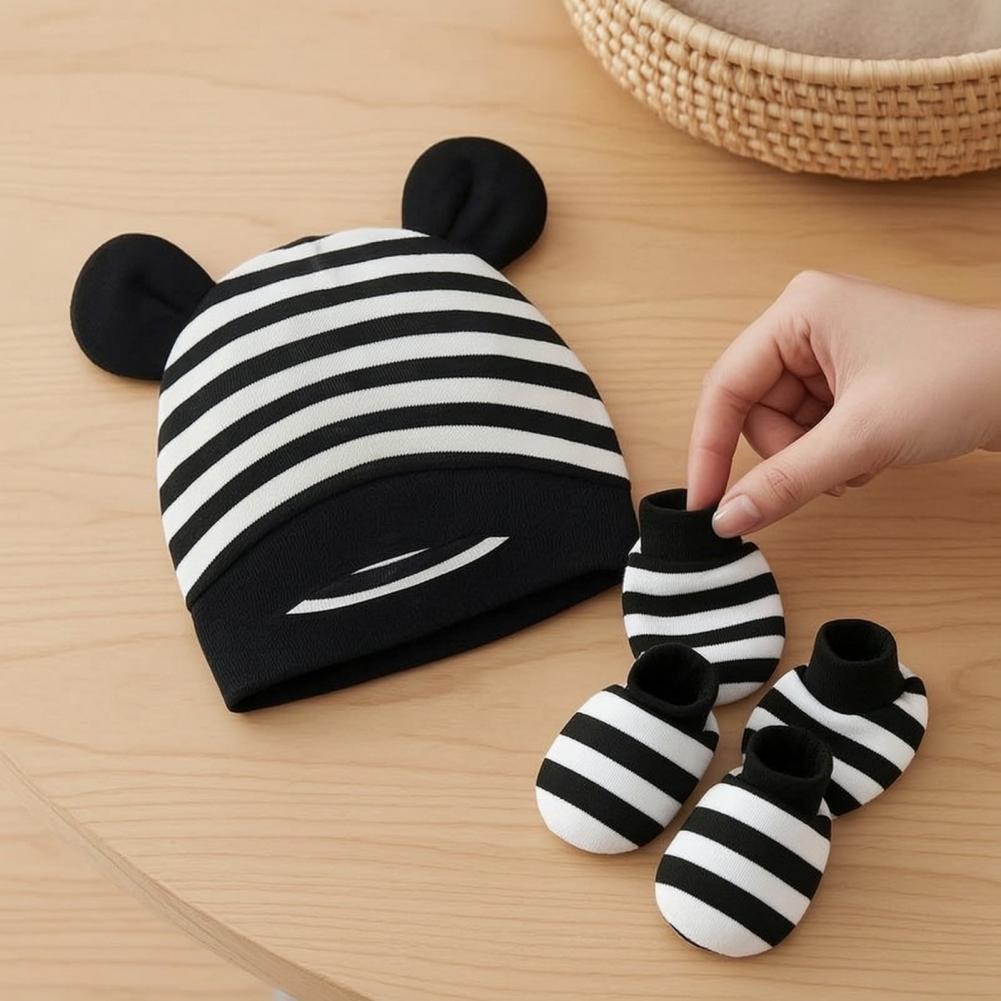 قفازات وجزم للأطفال حديثي الول - مراجعة Baby Mittens Scratch وسعره